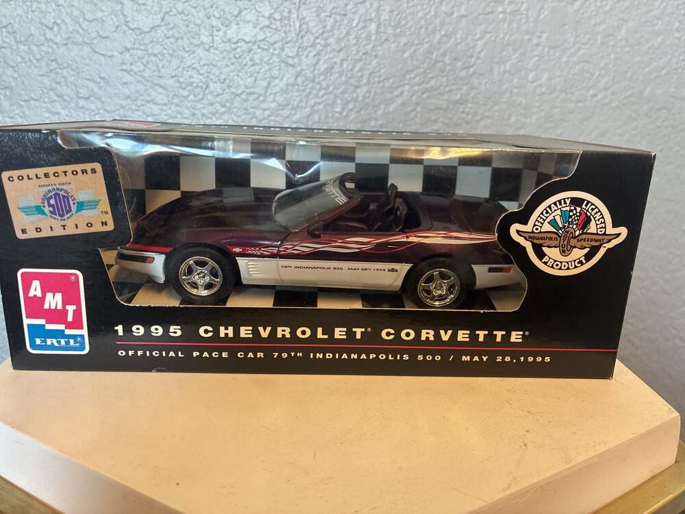 AMT Ertl 1995 Chevrolet Corvette Official Pace Car 79th Indianapolis 500 1/25 Sc